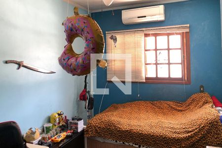 Casa à venda com 329m², 5 quartos e 3 vagas Casa à venda com 329m², 5 quartos e 3 vagasQuarto 3