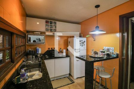 Casa à venda com 329m², 5 quartos e 3 vagas Casa à venda com 329m², 5 quartos e 3 vagasCozinha