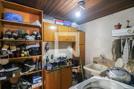 Casa à venda com 329m², 5 quartos e 3 vagas Casa à venda com 329m², 5 quartos e 3 vagasÁrea de Serviço