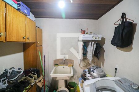 Casa à venda com 329m², 5 quartos e 3 vagas Casa à venda com 329m², 5 quartos e 3 vagasÁrea de Serviço