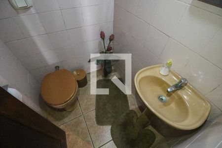 Casa à venda com 329m², 5 quartos e 3 vagas Casa à venda com 329m², 5 quartos e 3 vagasBanheiro da área de serviço