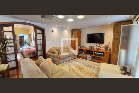 Sala 2 de televisão de casa à venda com 4 quartos, 220m² em Vila Floresta, Santo André