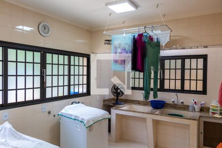 Casa à venda com 611m², 5 quartos e 4 vagas Casa à venda com 611m², 5 quartos e 4 vagasÁrea de serviço