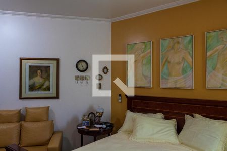 Casa à venda com 611m², 5 quartos e 4 vagas Casa à venda com 611m², 5 quartos e 4 vagasQuarto 1