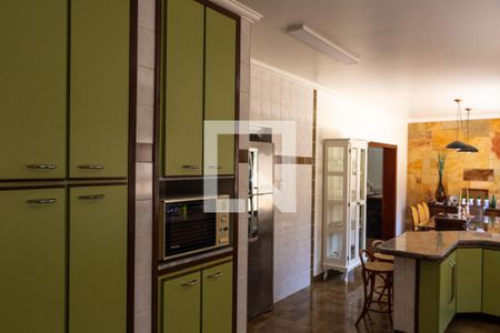 Casa à venda com 611m², 5 quartos e 4 vagas Casa à venda com 611m², 5 quartos e 4 vagasCozinha