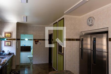 Casa à venda com 611m², 5 quartos e 4 vagas Casa à venda com 611m², 5 quartos e 4 vagasCozinha