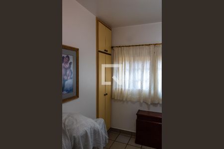 Casa à venda com 611m², 5 quartos e 4 vagas Casa à venda com 611m², 5 quartos e 4 vagasQuarto de Serviço