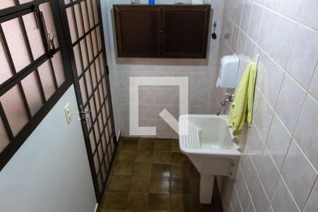 Casa à venda com 611m², 5 quartos e 4 vagas Casa à venda com 611m², 5 quartos e 4 vagasÁrea de serviço