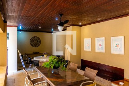 Casa à venda com 611m², 5 quartos e 4 vagas Casa à venda com 611m², 5 quartos e 4 vagasÁrea comum