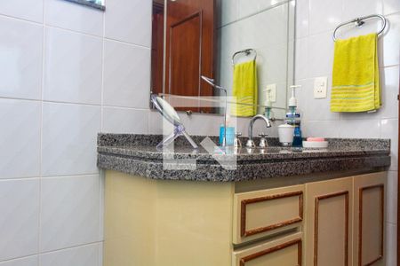 Casa à venda com 611m², 5 quartos e 4 vagas Casa à venda com 611m², 5 quartos e 4 vagasBanheiro 2