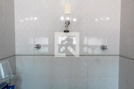 Casa à venda com 611m², 5 quartos e 4 vagas Casa à venda com 611m², 5 quartos e 4 vagasBanheiro 2