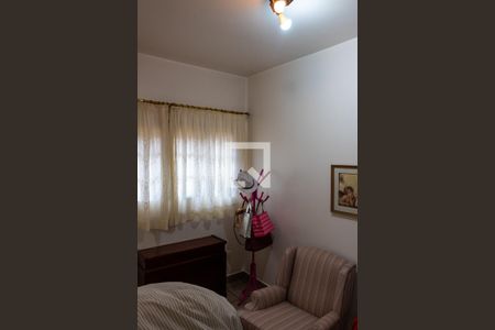 Casa à venda com 611m², 5 quartos e 4 vagas Casa à venda com 611m², 5 quartos e 4 vagasQuarto de Serviço