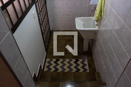 Casa à venda com 611m², 5 quartos e 4 vagas Casa à venda com 611m², 5 quartos e 4 vagasÁrea de serviço