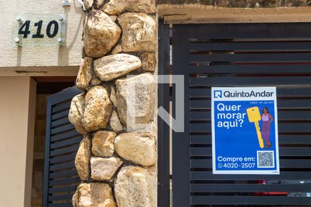 Casa à venda com 611m², 5 quartos e 4 vagas Casa à venda com 611m², 5 quartos e 4 vagasFachada