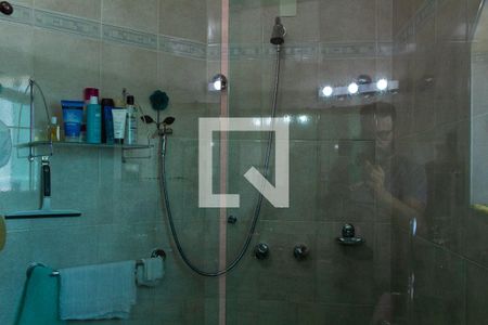 Casa à venda com 611m², 5 quartos e 4 vagas Casa à venda com 611m², 5 quartos e 4 vagasBanheiro 1