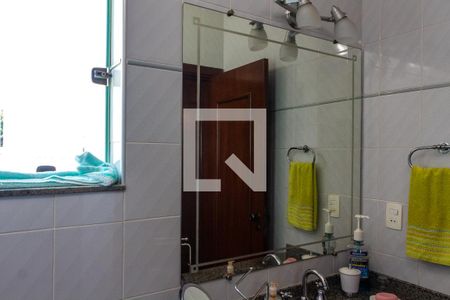 Casa à venda com 611m², 5 quartos e 4 vagas Casa à venda com 611m², 5 quartos e 4 vagasBanheiro 2