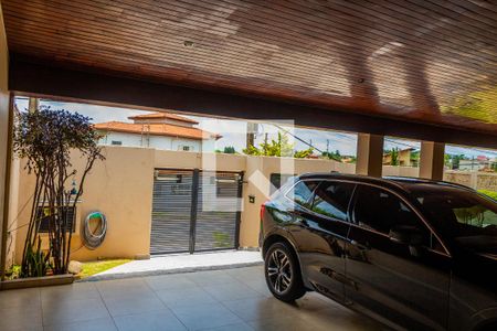 Casa à venda com 611m², 5 quartos e 4 vagas Casa à venda com 611m², 5 quartos e 4 vagasÁrea comum