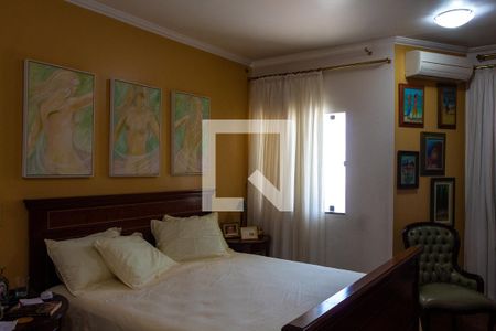 Casa à venda com 611m², 5 quartos e 4 vagas Casa à venda com 611m², 5 quartos e 4 vagasQuarto 1