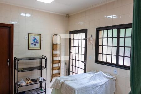 Casa à venda com 611m², 5 quartos e 4 vagas Casa à venda com 611m², 5 quartos e 4 vagasÁrea de serviço