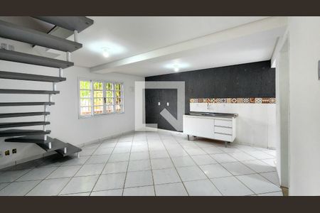 Casa para alugar com 75m², 3 quartos e 1 vagaSala - Cozinha