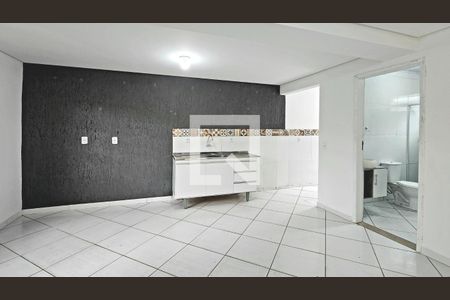 Casa para alugar com 75m², 3 quartos e 1 vagaSala - Cozinha