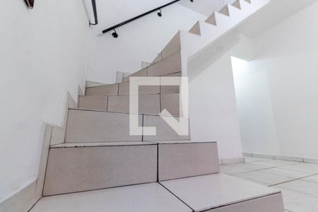 Sala - Escada de casa para alugar com 3 quartos, 224m² em Chácara Cruzeiro do Sul, São Paulo