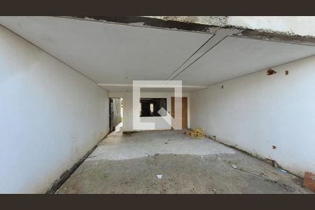 Casa à venda com 4 quartos, 200m² em Planalto, Belo Horizonte