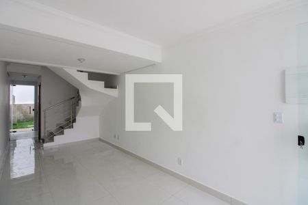 Sala de casa à venda com 2 quartos, 66m² em Jardim Guanabara, Belo Horizonte