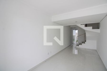 Sala de casa à venda com 2 quartos, 66m² em Jardim Guanabara, Belo Horizonte