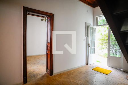 Corredor de casa para alugar com 4 quartos, 283m² em Cambuci, São Paulo