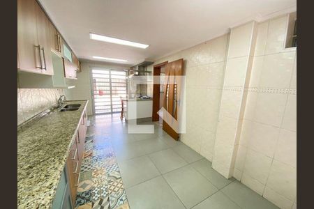 Casa à venda com 3 quartos, 264m² em Vila Sonia, São Paulo