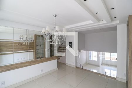 Sala de casa à venda com 4 quartos, 400m² em Nonoai, Porto Alegre