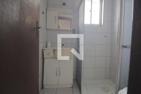 Banheiro de apartamento à venda com 2 quartos, 50m² em Guajuviras, Canoas