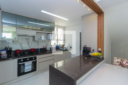 Cozinha de apartamento à venda com 4 quartos, 157m² em União, Belo Horizonte