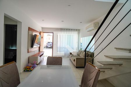 Sala de casa de condomínio à venda com 3 quartos, 120m² em Serra Grande, Niterói