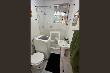 Banheiro de apartamento à venda com 1 quarto, 43m² em Leme, Rio de Janeiro