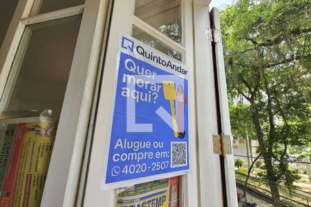 Apartamento à venda com 130m², 3 quartos e sem vaga Apartamento à venda com 130m², 3 quartos e sem vagaPlaquinha