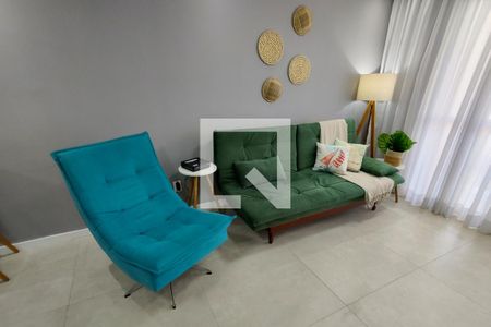 Sala de apartamento para alugar com 2 quartos, 70m² em Mirim, Praia Grande