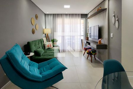 Sala de apartamento para alugar com 2 quartos, 70m² em Mirim, Praia Grande