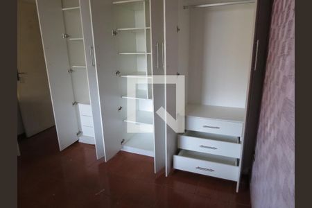 Quarto 1 (Armário Aberto) de casa à venda com 2 quartos, 70m² em Vila Marina, São Paulo