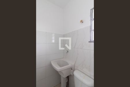 Banheiro de kitnet/studio para alugar com 1 quarto, 25m² em Vila Monteiro Lobato, Guarulhos