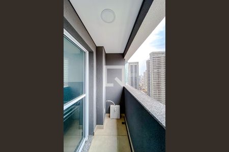 Varanda da Sala/Quarto de kitnet/studio para alugar com 1 quarto, 23m² em Quarta Parada, São Paulo