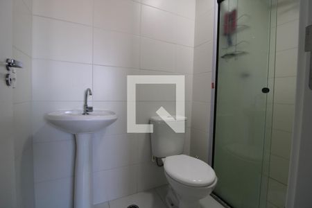 Banheiro de apartamento para alugar com 1 quarto, 26m² em Jardim Itacolomi, São Paulo