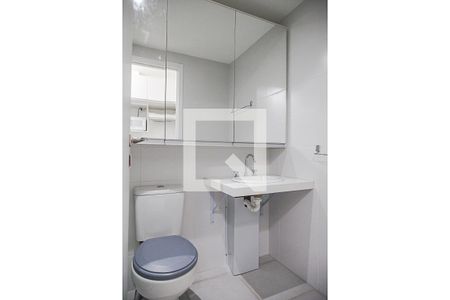 Banheiro de kitnet/studio para alugar com 1 quarto, 34m² em Jardim das Acacias, São Paulo