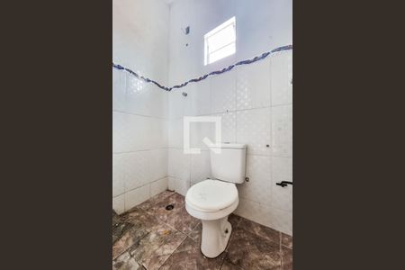 Banheiro de kitnet/studio para alugar com 1 quarto, 40m² em Jardim Ismenia, São José dos Campos