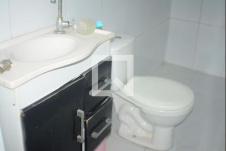 Banheiro de casa de condomínio para alugar com 1 quarto, 60m² em Cabula Vi, Salvador