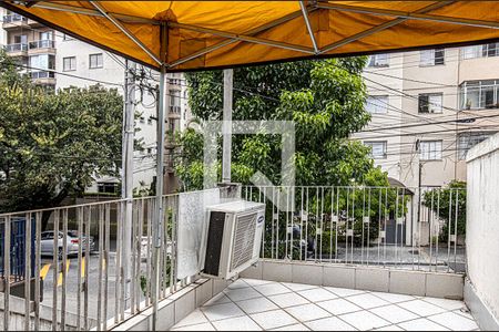 Sacada de casa à venda com 2 quartos, 125m² em Vila Gumercindo, São Paulo