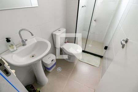 Banheiro de apartamento à venda com 2 quartos, 44m² em Jardim Monte Alegre, Taboão da Serra