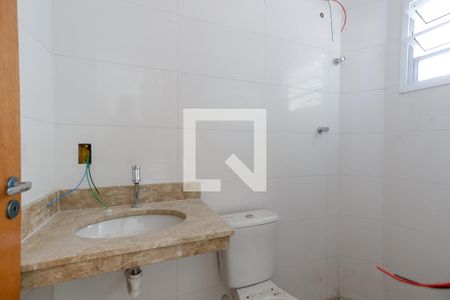 Banheiro de apartamento à venda com 1 quarto, 28m² em Parque Vitoria, São Paulo