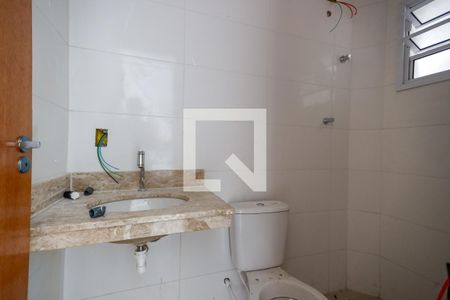 Banheiro de apartamento à venda com 1 quarto, 28m² em Parque Vitoria, São Paulo